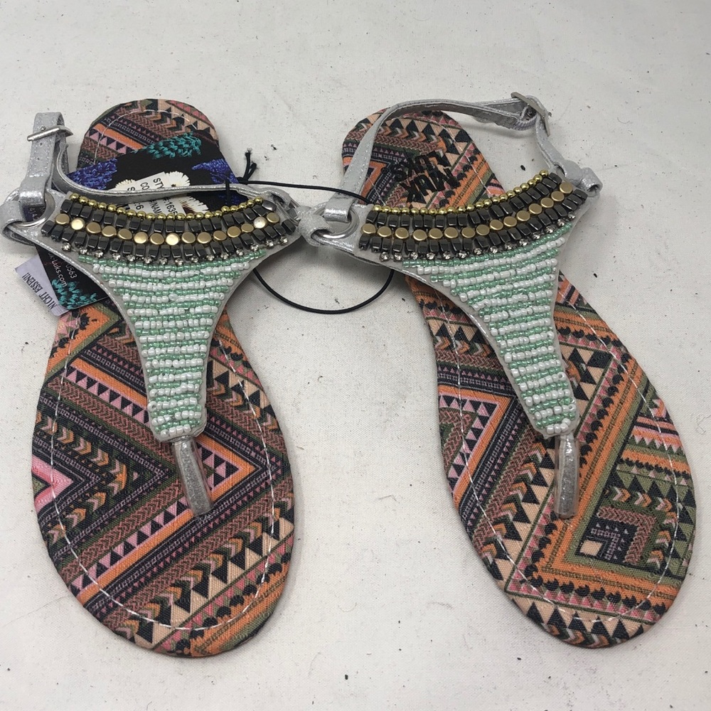 Muk luk sandals sz 6 NWT box 16